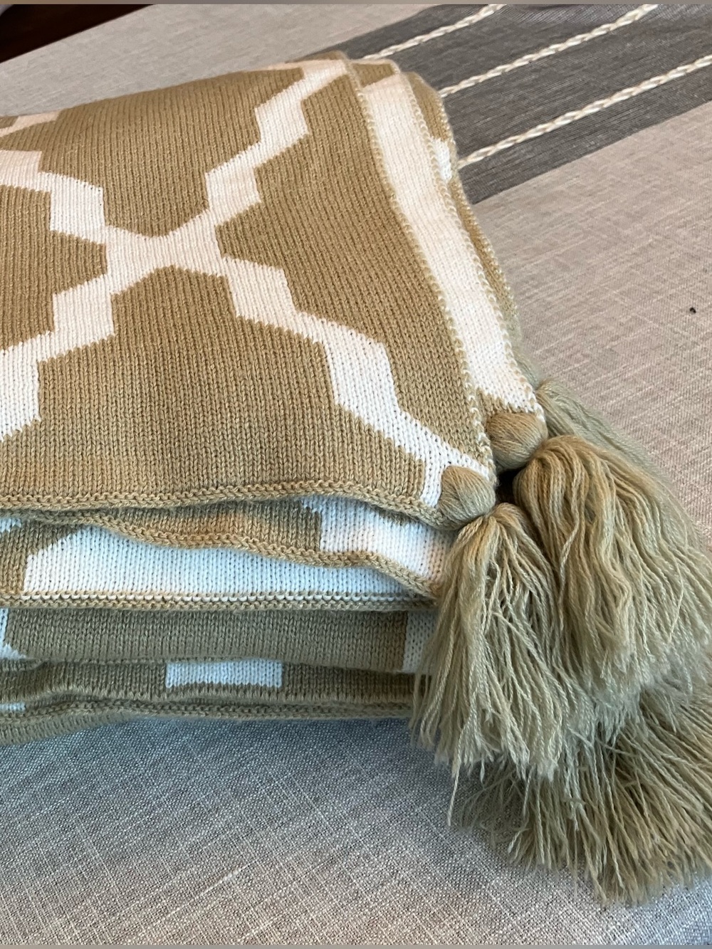 Pottery Barn Camel & Ivory Geometric Knit Throw Blanket - Picture 4 of 13